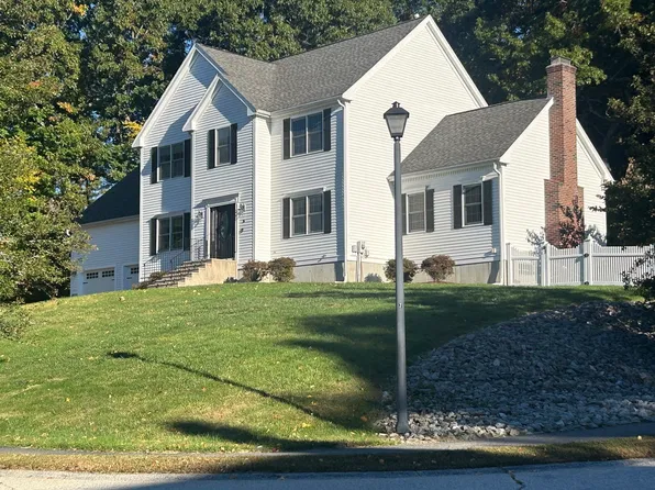 16 Hillcrest Rd, Whitinsville, MA 01588