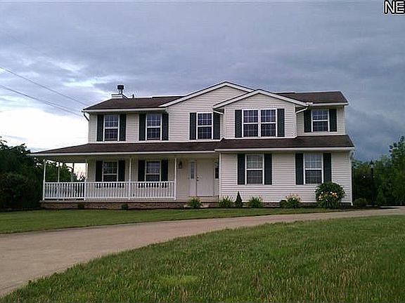 2nd image of 3592 Chestnut Hill Dr