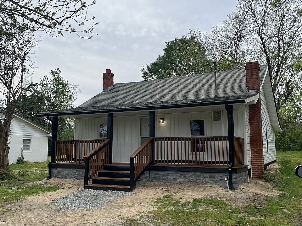 1st image of 611 2nd St