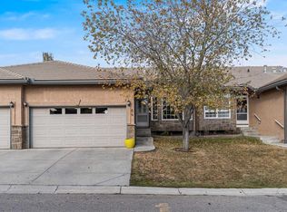 84 S Shannon Estates Ter SW, Calgary, AB T2Y 4C6