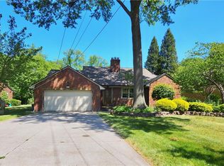 551 Bassett Rd, Bay Village, OH 44140