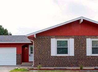 112 Mountain Ct, Cheyenne, WY 82009