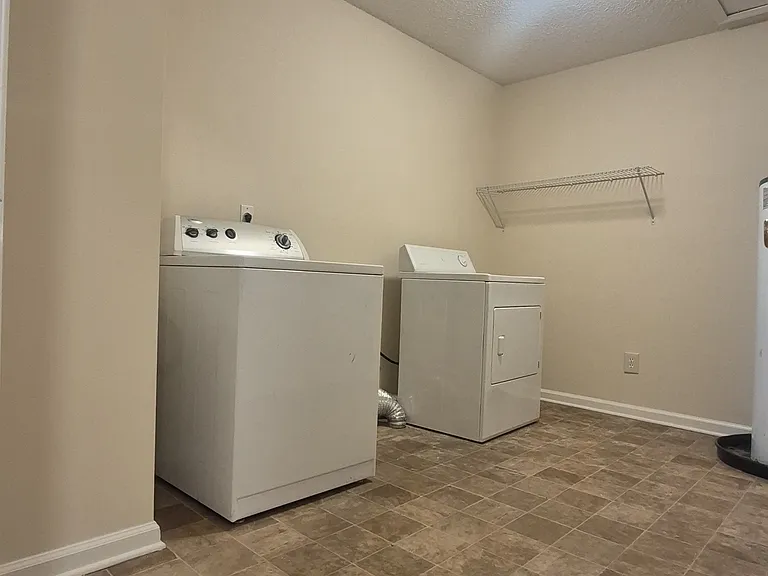 320-2D Brownlea Dr #1 — Photo 6