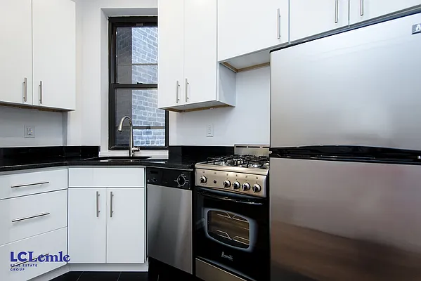 Rented by LC Lemle Real Estate Group | media 14