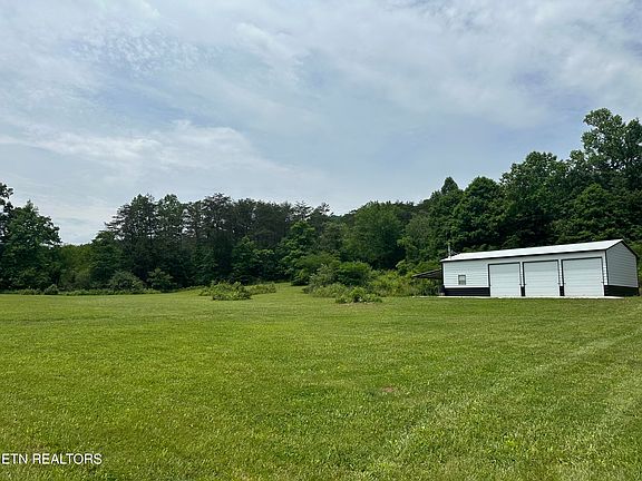 4th image of 2163 Fairview Rd