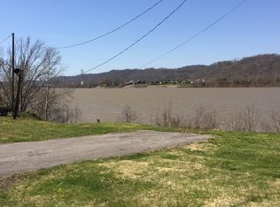 204 Riverview Manor Dr, Lesage, WV 25537