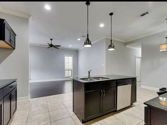4th image of 7853 Seville Ct