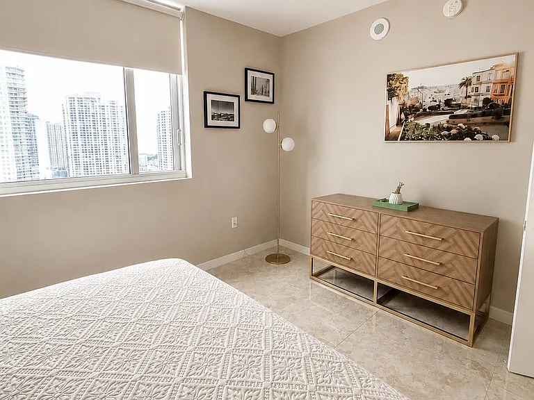 55 SE 6th St #3001 — Photo 7