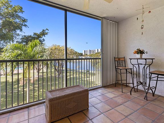 4th image of 2112 S Cypress Bend Dr APT 304