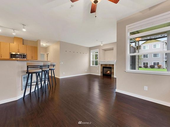 4th image of 571 241st Ln SE
