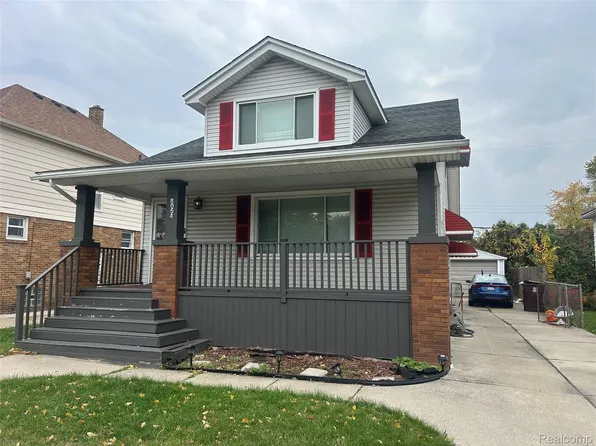 8054 Potomac Ave, Center Line, MI 48015