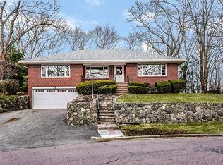 160 Woodcrest Dr, Saugus, MA 02176