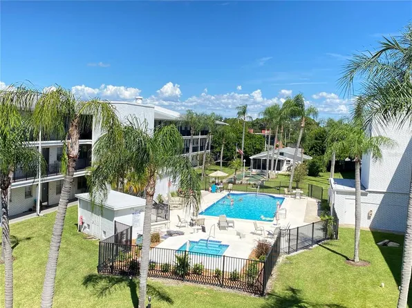 4050 4th St N APT 211, Saint Petersburg, FL 33703