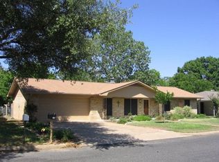 108 Glenmoor Dr, Fredericksburg, TX 78624
