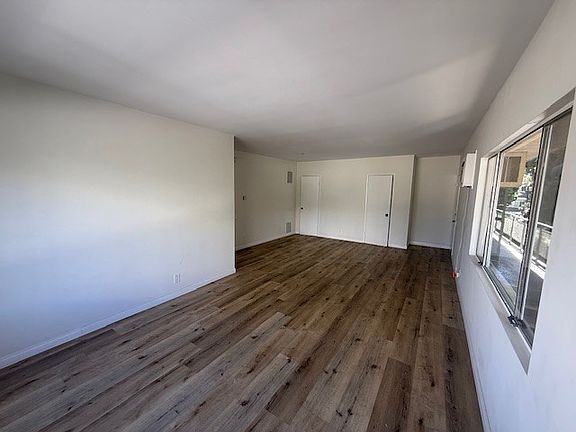 3rd image of 11915 Goshen Ave APT 8
