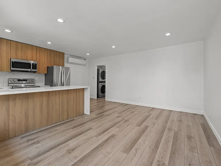 4417 McClintock St #7 — Photo 3