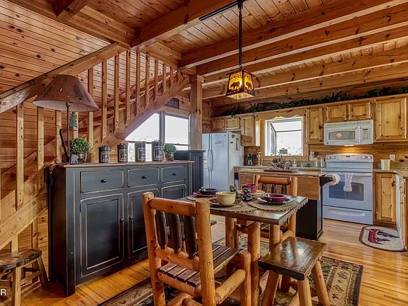 3rd image of 3402 Cherokee Ridge Way