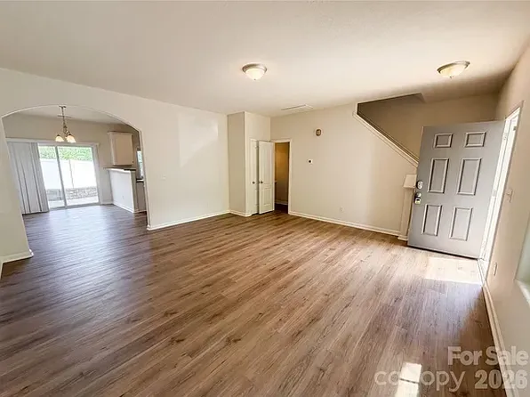 8326 Candlenut Ln, Charlotte, NC 28215