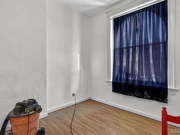 5th image of 3441 Iowa Ave