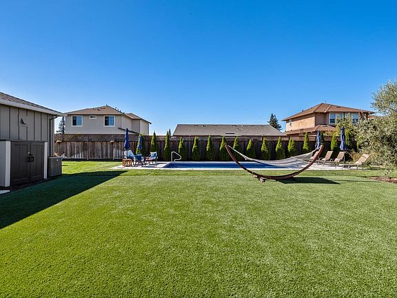 4th image of 1335 Ridgecrest Court