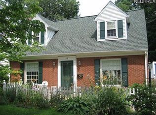 319 Harcourt Dr, Akron, OH 44313