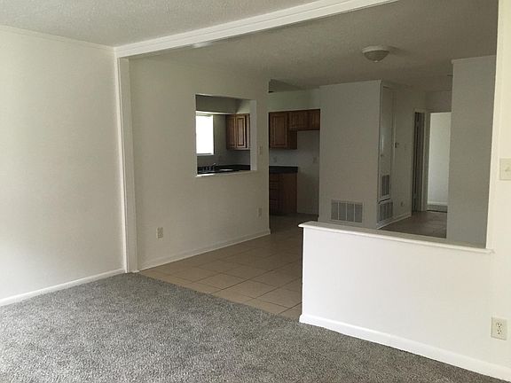 4th image of 2220 Mimosa Dr