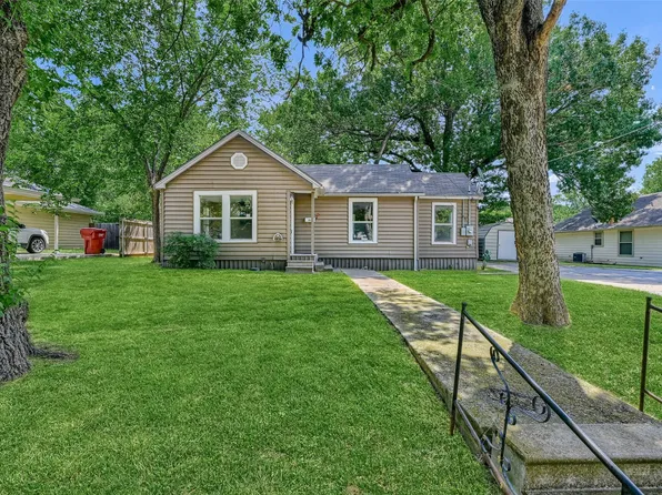 512 Beech St, Bonham, TX 75418