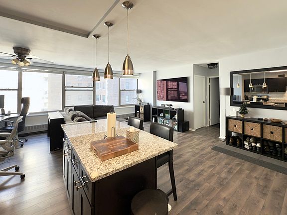 5th image of 3900 N Lake Shore Dr APT 12H