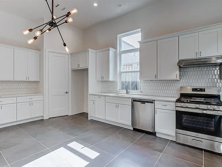 8926 Spring Knoll Forest Dr — Photo 6