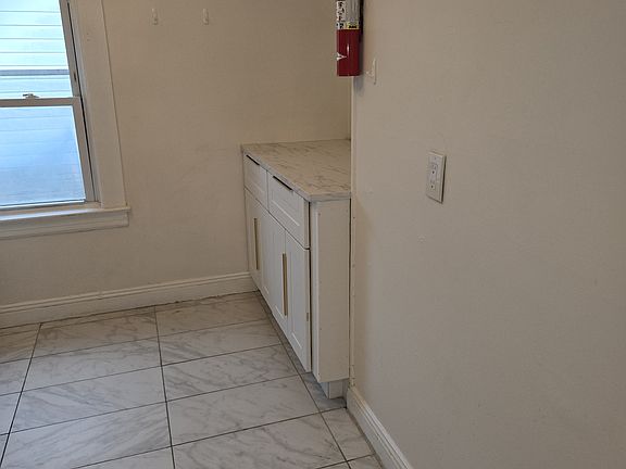 5th image of 129 Wallace Ave Floor 3