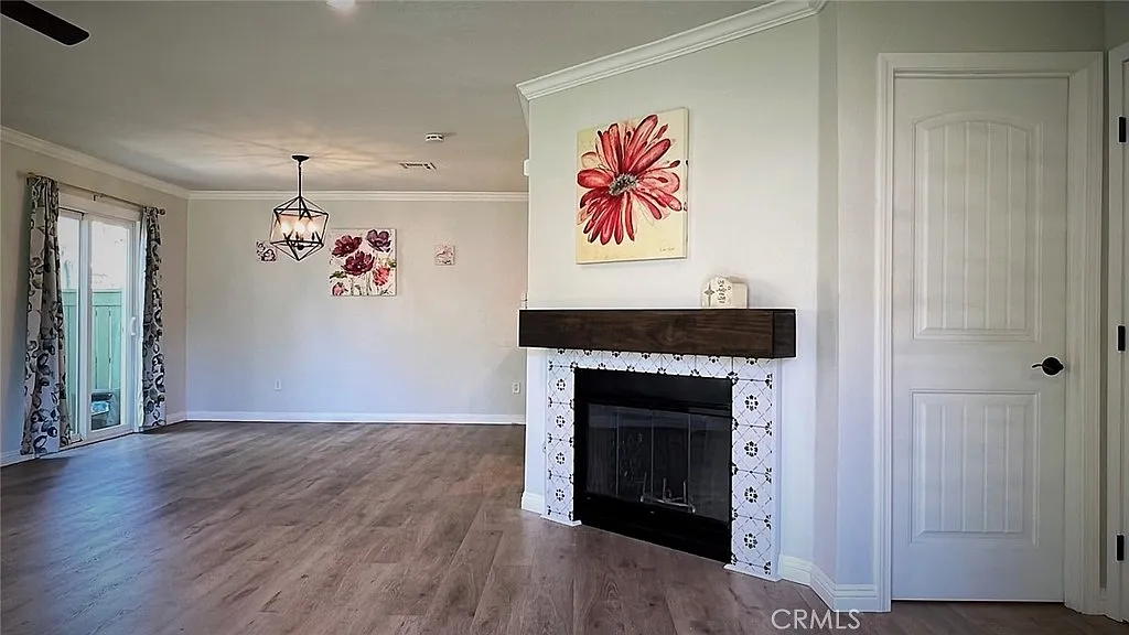 3 bed, 2.5 bath, 1339 sqft, $3,100 — Photo 3