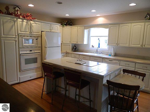 5th image of 2356 Rosewood Dr