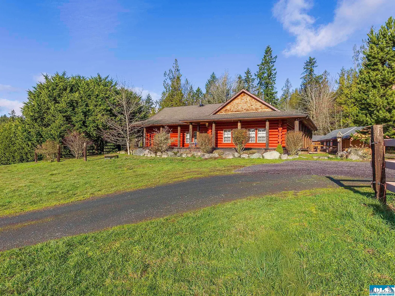 272434 Highway 101 photo 1