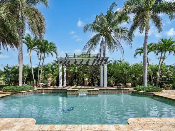 12561 N Stonebrook Cir, Davie, FL 33330