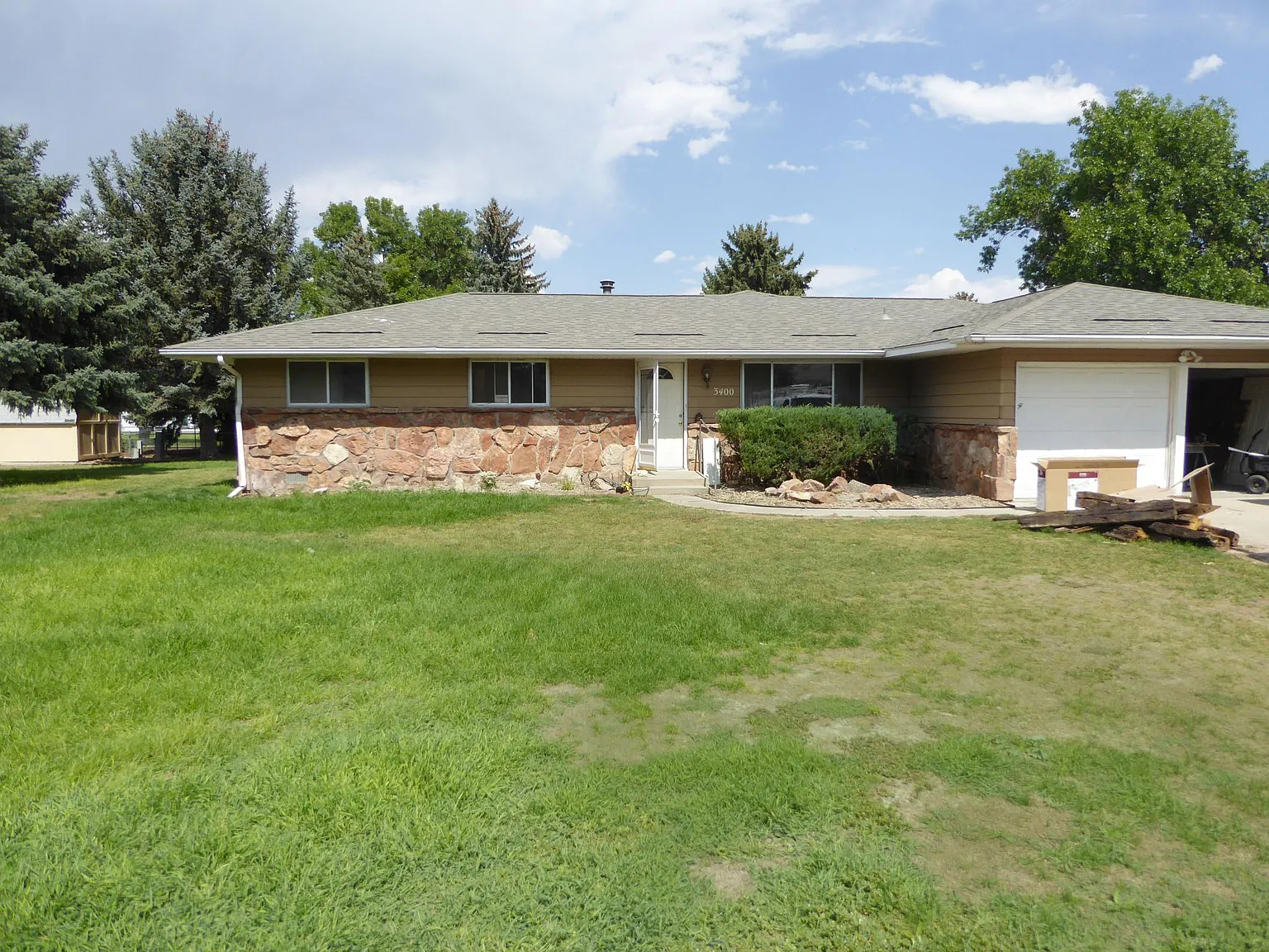 3 bed, 1264 sqft, $2,445 — Photo 2