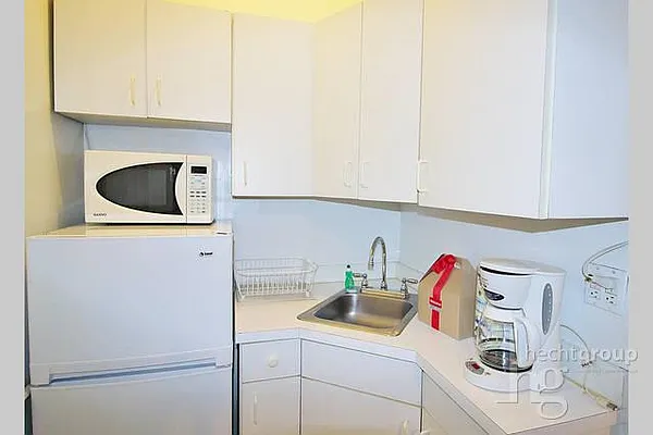 Rented by Hecht Group | media 13