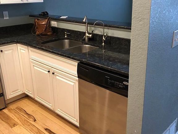 4th image of 320 Owl Dr