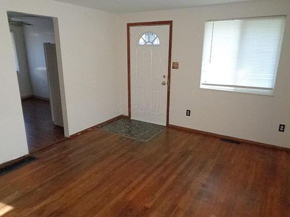 3rd image of 6191 Ambleside Dr
