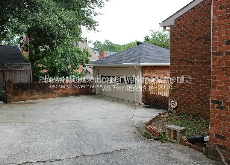 3209 Henderson Walk — Photo 43