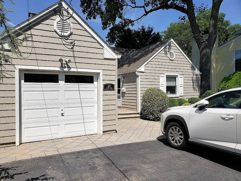 1st image of 627 Beacon Blvd