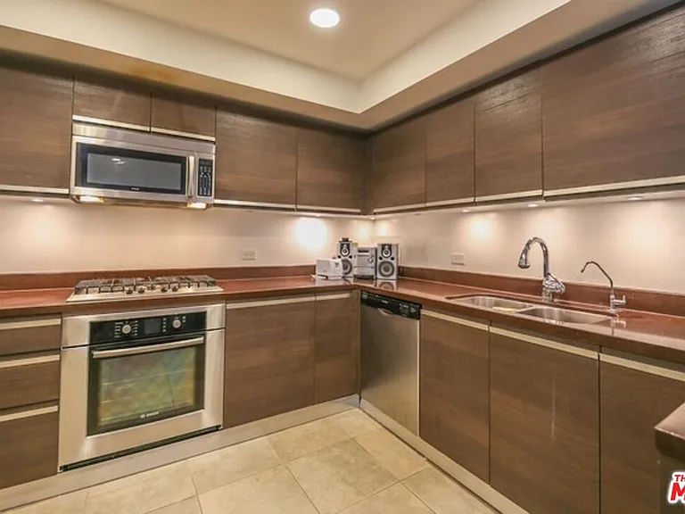 3785 Wilshire Blvd #908 — Photo 18