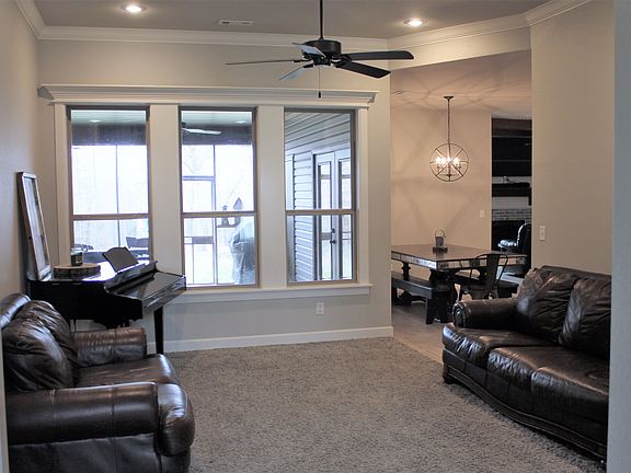 4th image of 6 Fairlight Cir