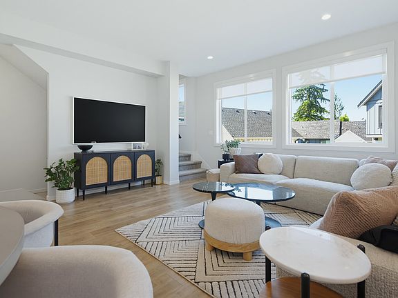 5th image of 1871 165a St #8
