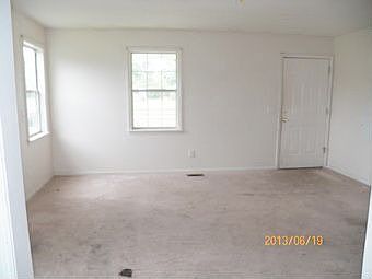 3rd image of 5613 Country Ln