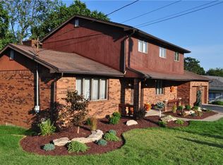 2427 Park Manor Dr, McKeesport, PA 15132