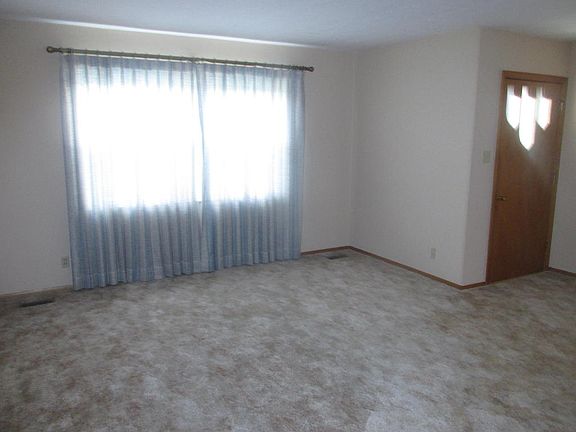 3rd image of 6405 Shetland Dr