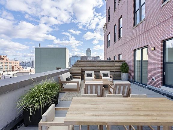 2nd image of 232 Pavonia Ave APT 916
