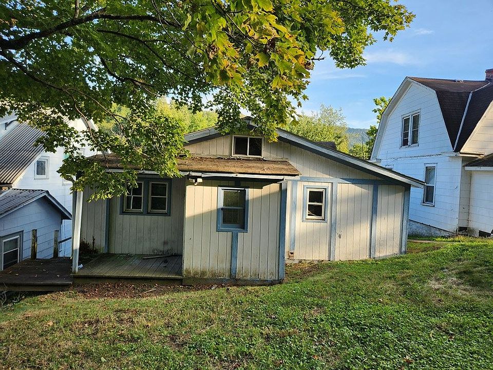 2nd image of 219 Preston St