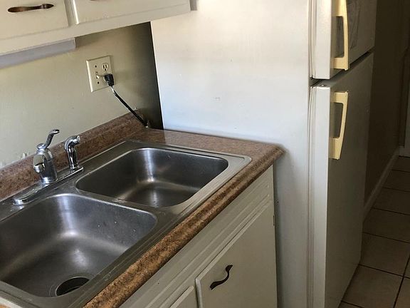 5th image of 22 W 8th Ave APT D