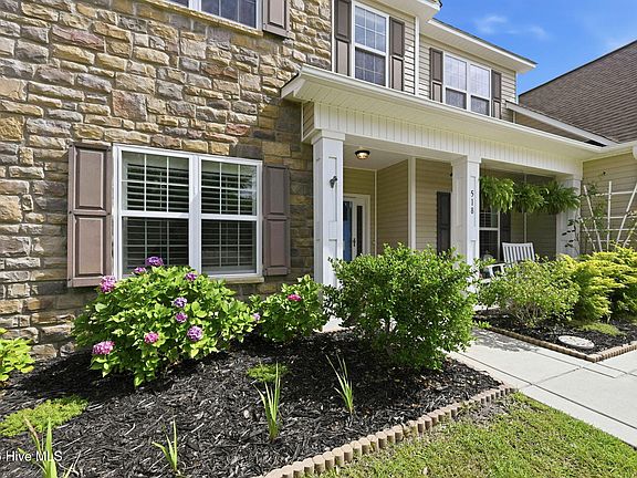 3rd image of 518 Saratoga Road